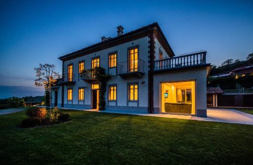 Monforte d'Alba Villa | Villa Leolo' Monforte d'Alba