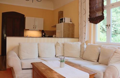 Eisenach Apartment | Villa Liliengrund