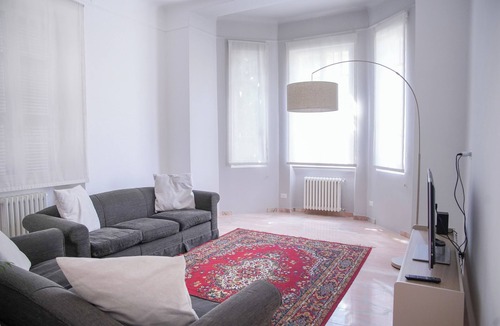 Monte Sacro Villa | VILLA LINA - sky earth liberty villa - 5 min from tube 9 bedroom - 5 bathroom