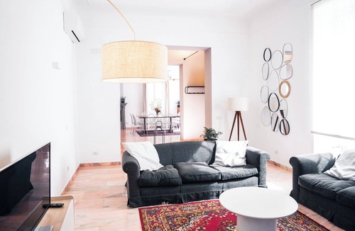 Monte Sacro Villa | VILLA LINA - sky earth liberty villa - 5 min from tube 9 bedroom - 5 bathroom