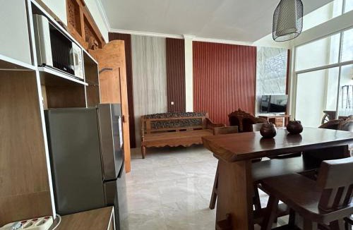 Malang Villa | Villa Lisha Orolas
