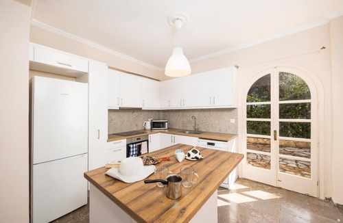 Benitses Villa | Villa Litsa - Three Bedroom Villa, Sleeps 6