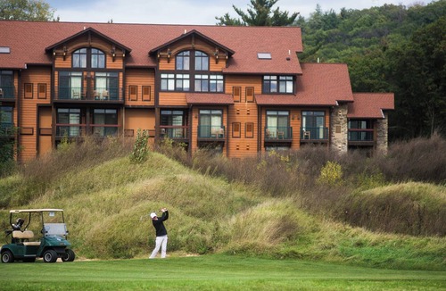 Wisconsin Dells Condo | Villa Loft @ Chula Vista - Sleeps 7 - Waterparks INCLUDED for FREE - Top Floor