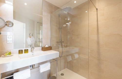 Aloxe-Corton Hotel | Villa Louise