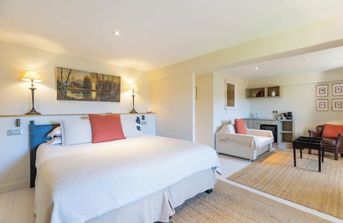 Aloxe-Corton Hotel | Villa Louise