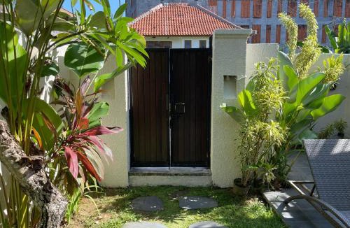 Batu Bolong Hotel | Villa Lovecho
