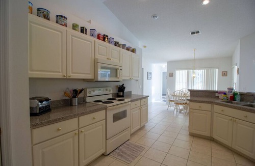 Inverness House | Villa Lovie: Charming 4-bed/3-bath with pool & spa
