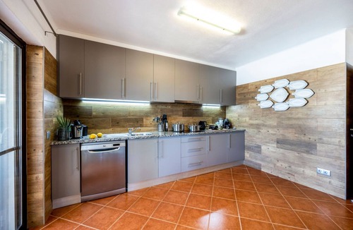 Caramujeira Villa | Villa Lua - Three Bedroom Villa, Sleeps 6
