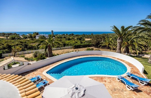 Caramujeira Villa | Villa Lua - Three Bedroom Villa, Sleeps 6