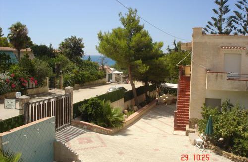San Giorgio Apartment | VILLA LUCIANO VIA TEOCRITO N 12