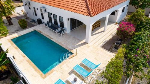 Esmeralda Villa | Villa Luma, Exclusive 3 Bedroom Oasis in Noord