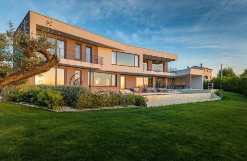 Dracevac Villa | Villa Lumi - with private pool, sauna, outdoor jacuzzi, fitness room, table tennis