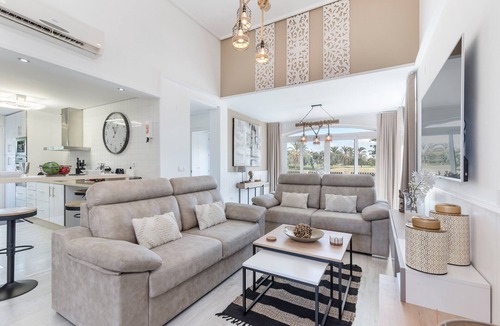 Torre-Pacheco Villa | Villa 'Luxury Frontline Golf' with Private Pool, Wi-Fi and Air Conditioning