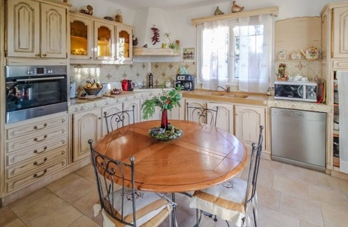 La Bastide-des-Jourdans Villa | Villa 'Maison Dans Le Luberon' with Private Pool, Private Terrace and Wi-Fi