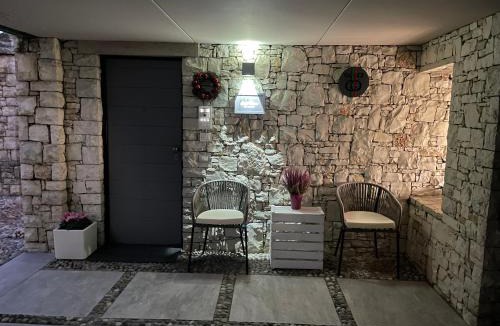 Bozze-Calchera-Villa Apartment | Villa Maddalena