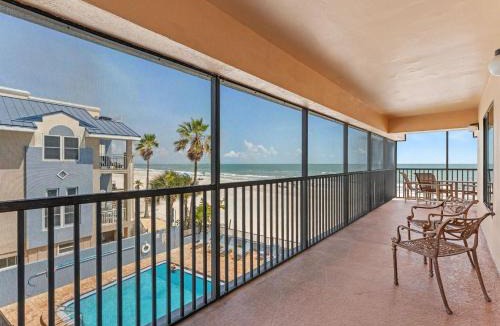 Madeira Beach House | Villa Madeira 301 - Premier