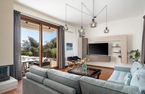 Akrotiri Villa | Villa Magia