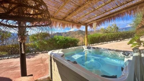 Sayalonga House | Villa Malaga con Jacuzzi Piscina vallada Barbacoa By AndaraHolidays
