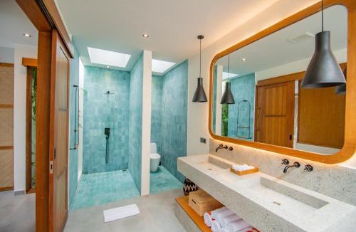 Berawa Villa | Villa Mango 2 - Amazing 4-bdr Villa in Berawa ! PERFECT LOCATION