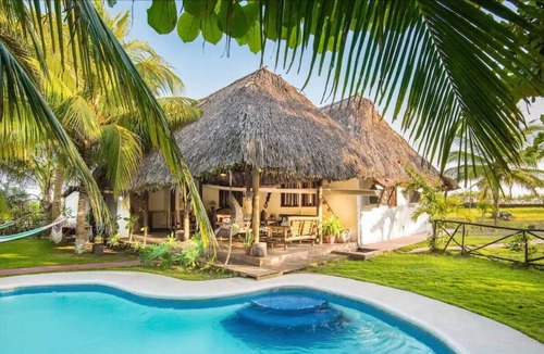 El Paredon House | Villa Mango - Three Bedroom House, Sleeps 9