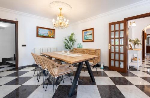 Pedruscada Villa | Villa Manrique