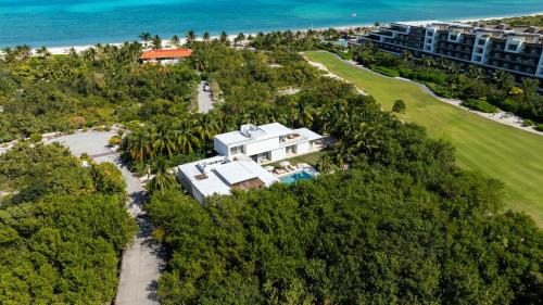 Playa Mujeres House | Villa Marazul 5BR Beach & Golf Access