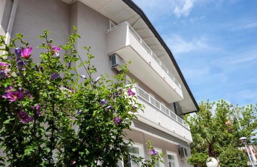 Cattolica Hotel | Villa Marcolini