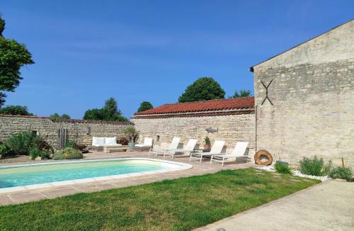 Courcon House | Villa Marie