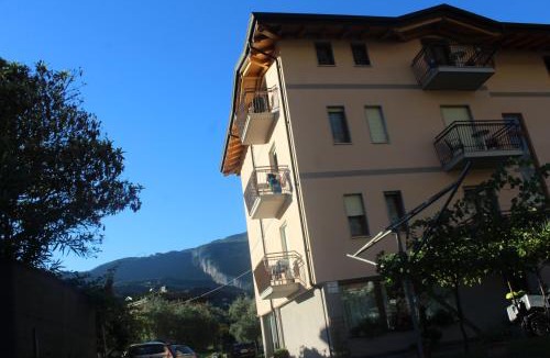 Bolognano-Vignole House | Villa Marina