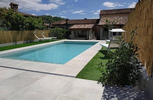 Miane House | Villa Marsica E: A modern and graceful two-story apartment immersed in a splendid landscape, in the heart of a wonderful little town, with Free WI-FI.