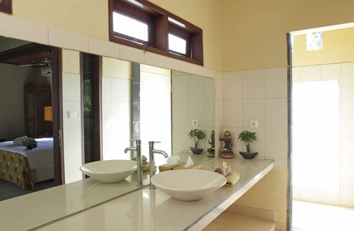 Jasri Hotel | Villa Matanai