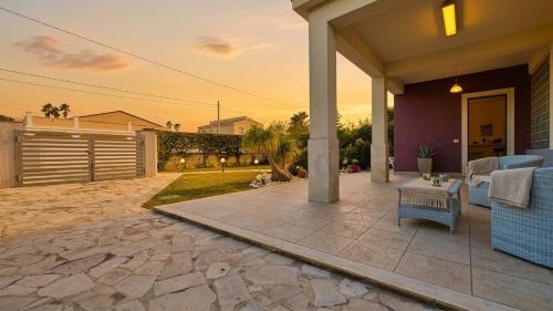 Punta Milocca Villa | Villa Medea, con giardino, a 150m dal mare, Relax totale a Siracusa