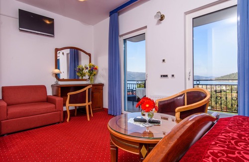 Seget Vranjica Hotel | Villa Mediterana