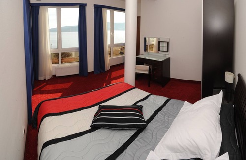Seget Vranjica Hotel | Villa Mediterana
