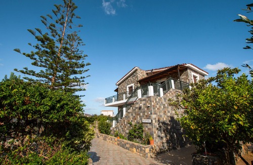 Old Hersonissos Apartment | Villa Medusa