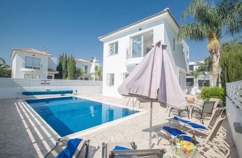 Pernera Villa | Villa Megan,modern 3bdr Villa,close To The Beach