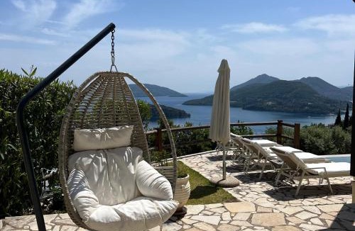 Perigiali Villa | Villa Meliti - private villa with stunning seaviews, infinity pool, close to the beach