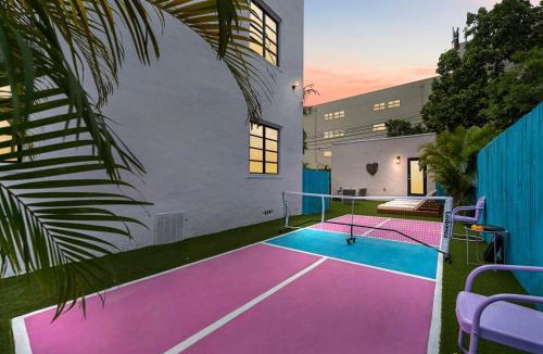 Coral Way Villa | Villa mi Amor Walkable Pool & Games