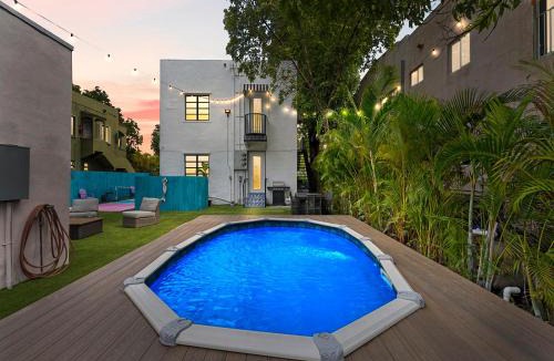 Coral Way Villa | Villa mi Amor Walkable Pool & Games