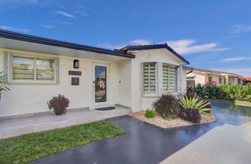 Ludlam House | Villa Miami Oasis and Heated Pool