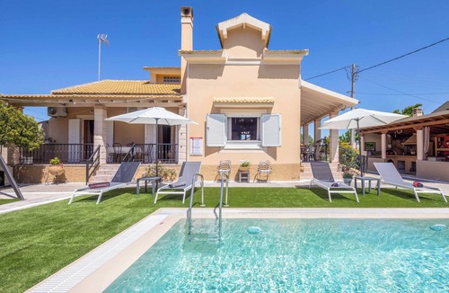 Kritika Villa | Villa Michael - Three Bedroom Villa, Sleeps 6