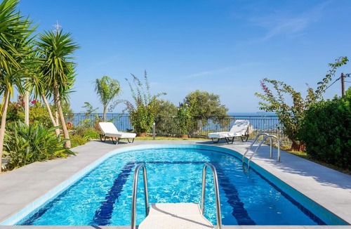 Maroulas Villa | Villa Michalis - Two Bedroom Villa, Sleeps 4
