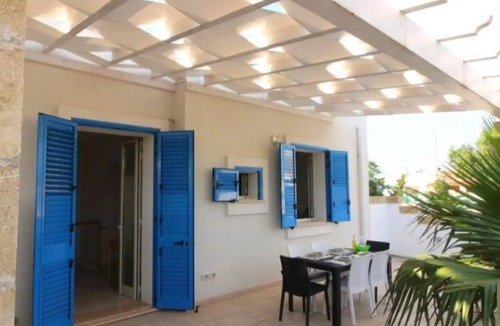 Lido Marini Villa | Villa 'Mina Due' with Private Garden and Air Conditioning