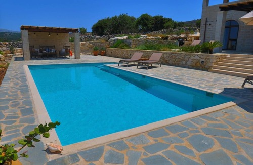 Gerani Villa | Villa Minea, 4 bedroom villa, large heated pool, walking distance to the village