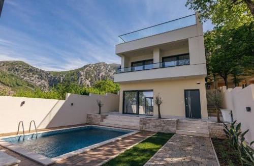 Sutomore Villa | Villa MIO