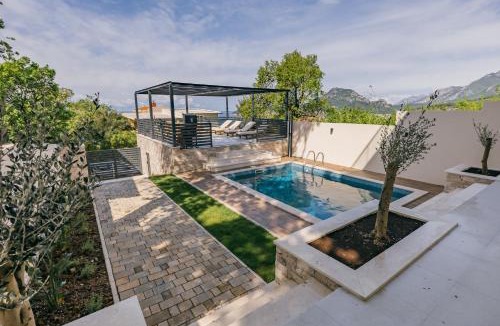 Sutomore Villa | Villa MIO