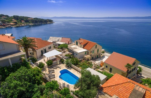 Sumartin Villa | Villa Mir Vami