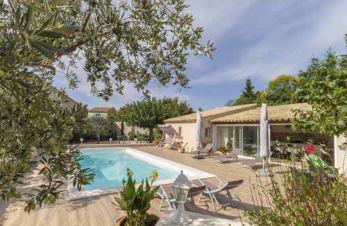 Noves Villa | Villa Mireillo