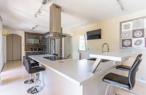 La Crau Villa | Villa Moniris - Provence and the French Riviera Bliss – Private Villa with Pool