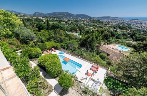 Gairaut Villa | VILLA MONTE CRISTO - Villa conviviale a Nice - Superbe vue, piscine et jeux en plein air